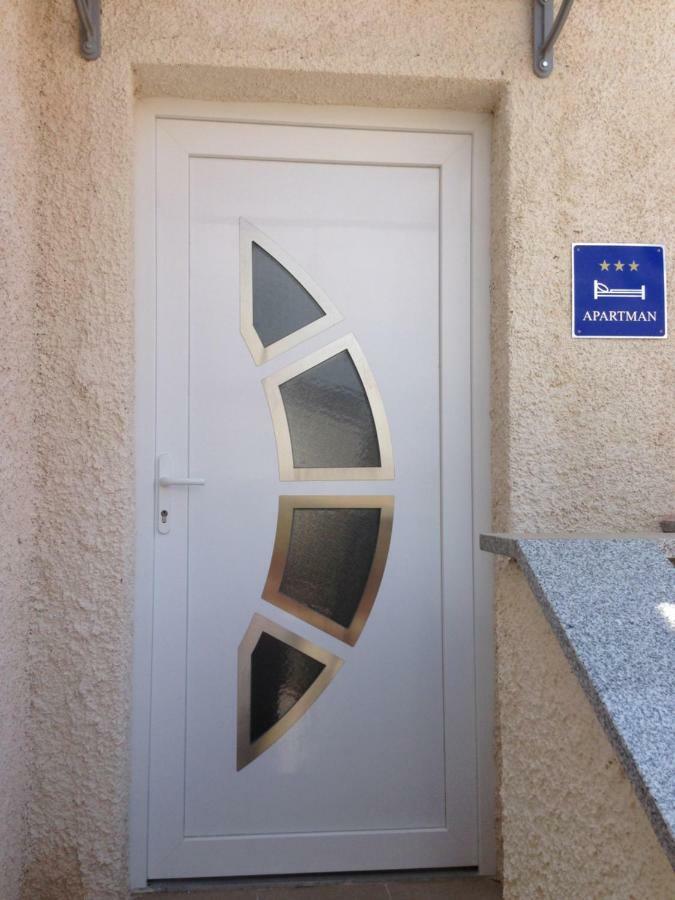Apartmani Tatic Štinjan Eksteriør bilde
